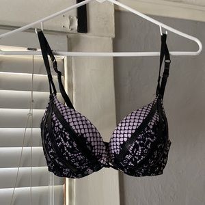 Victoria’s Secret Lace Push UP Bra 34B